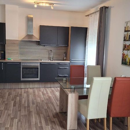Zentral Gelegene, Sehr Ruhige Und Helle Wohnung Graz Ngoại thất bức ảnh