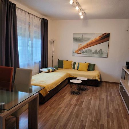 Zentral Gelegene, Sehr Ruhige Und Helle Wohnung Graz Ngoại thất bức ảnh