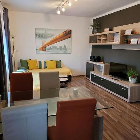 Zentral Gelegene, Sehr Ruhige Und Helle Wohnung Graz Ngoại thất bức ảnh