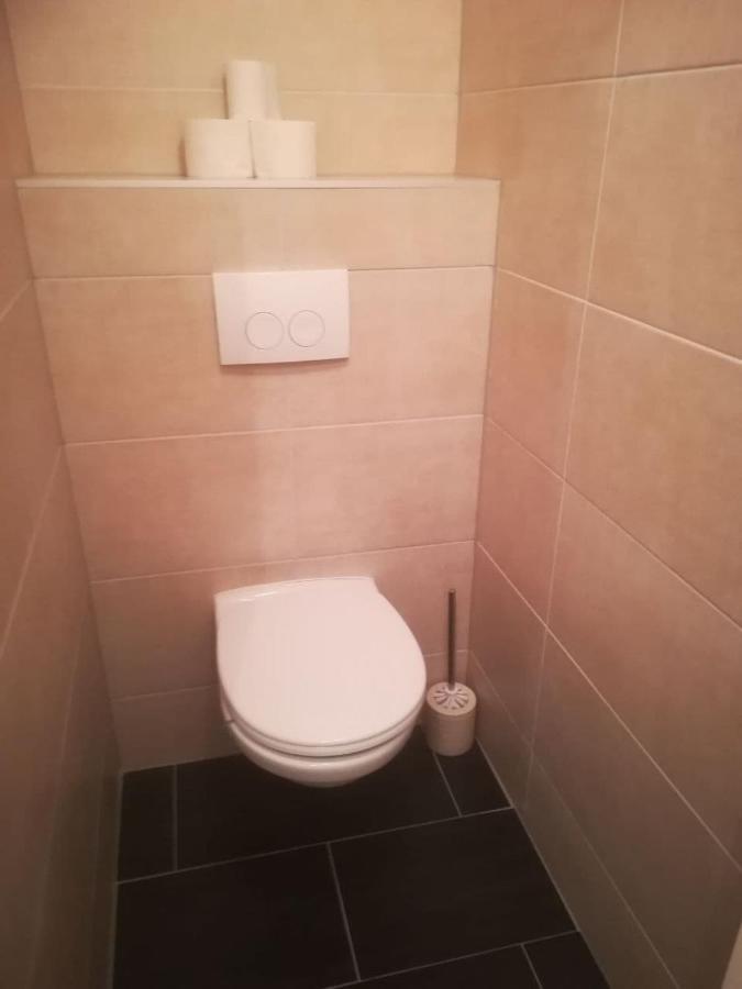 Zentral Gelegene, Sehr Ruhige Und Helle Wohnung Graz Ngoại thất bức ảnh