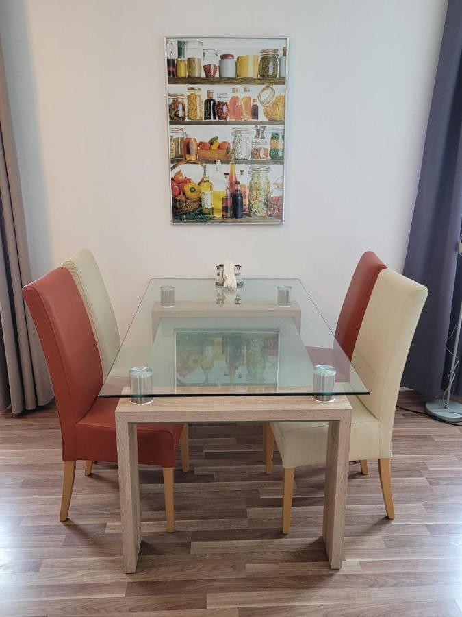 Zentral Gelegene, Sehr Ruhige Und Helle Wohnung Graz Ngoại thất bức ảnh
