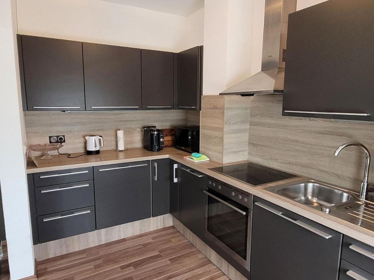 Zentral Gelegene, Sehr Ruhige Und Helle Wohnung Graz Ngoại thất bức ảnh