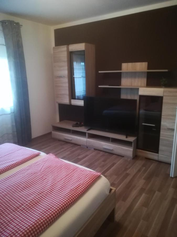 Zentral Gelegene, Sehr Ruhige Und Helle Wohnung Graz Ngoại thất bức ảnh