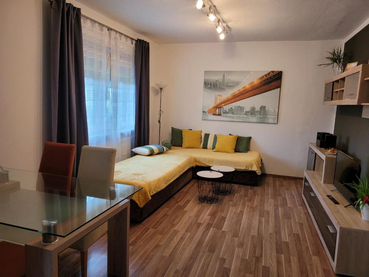 Zentral Gelegene, Sehr Ruhige Und Helle Wohnung Graz Ngoại thất bức ảnh