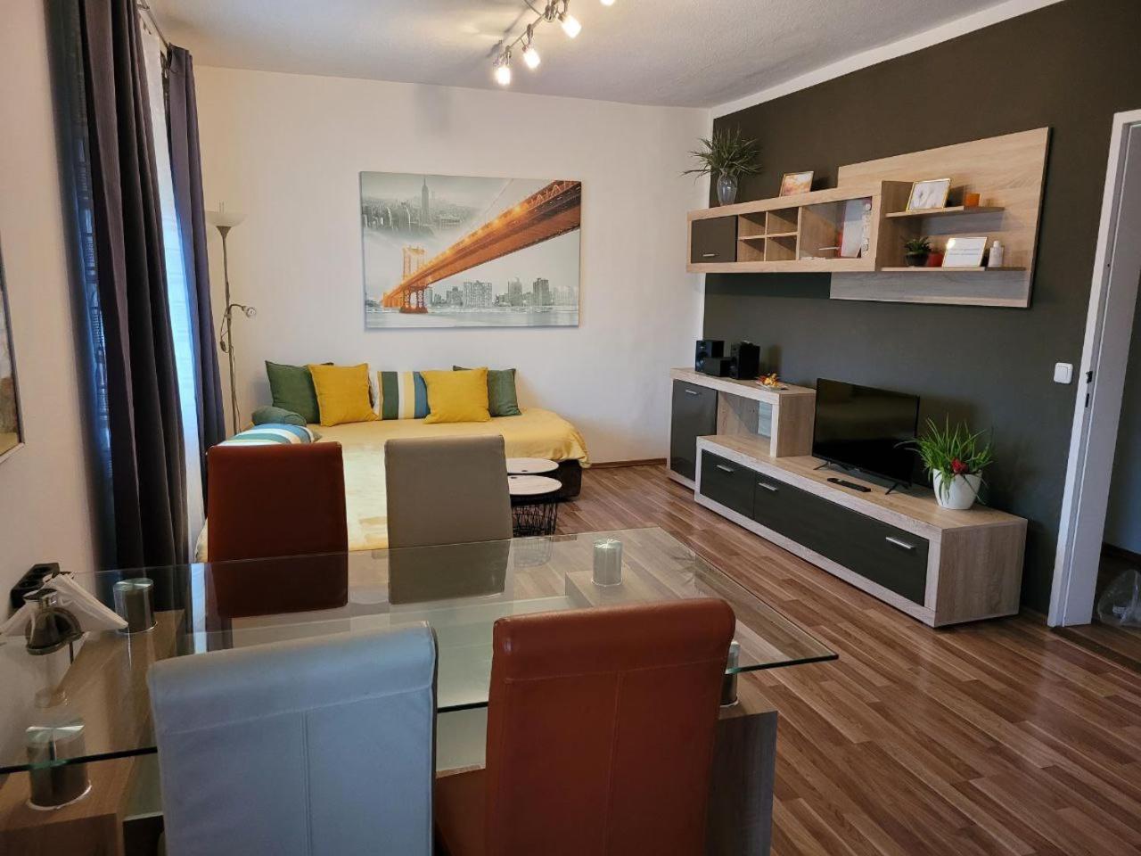 Zentral Gelegene, Sehr Ruhige Und Helle Wohnung Graz Ngoại thất bức ảnh